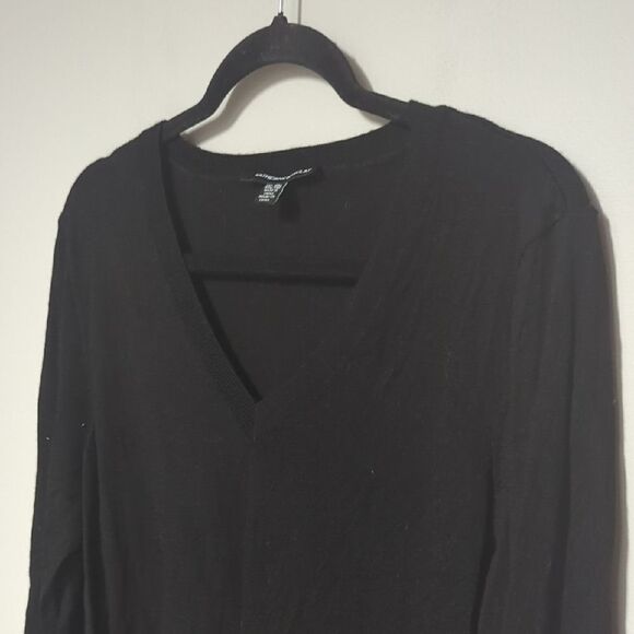 Katherine Barclay Elegant Black Long Sleeve V neck Sweater - Picture 2 of 6